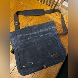 DellaQ Maker’s Roll Top Bag